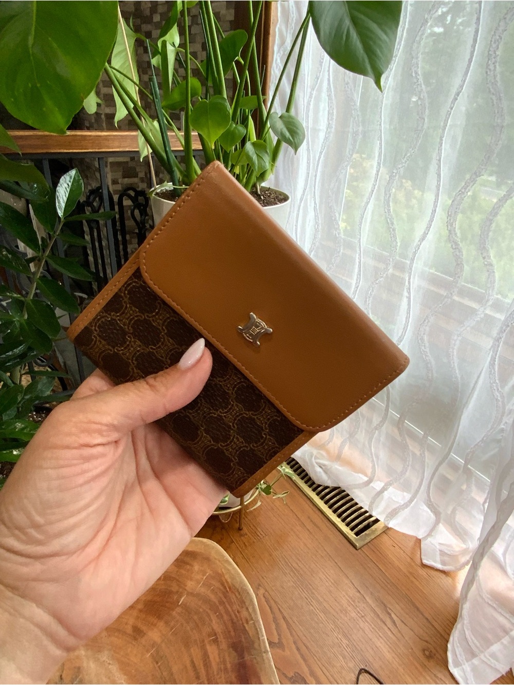 Vintage Céline Macadam Tri-Fold Wallet / Compact Wallet Brown PVC & Tan Leather - Picture 2 of 10